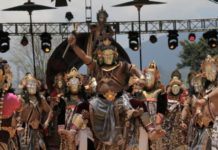 Pementasan Wayang Majapahit dan Topeng Gajah Mada Meriahkan Pembukaan Ulun Danu Beratan Art Festival