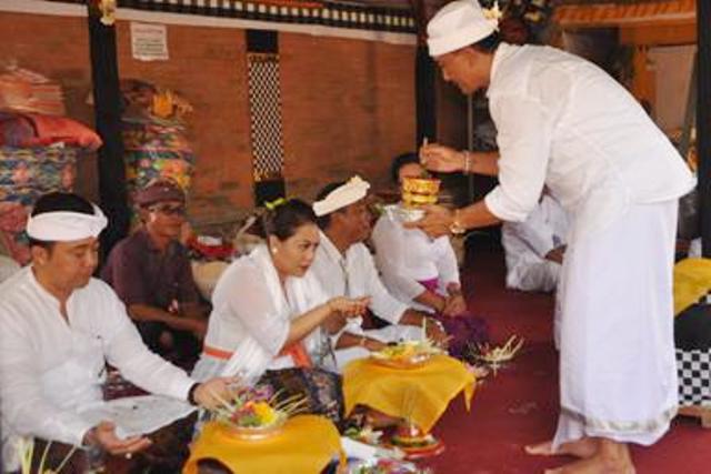 Bupati Eka Hadiri Ngenteg Linggih, Pedudusan Agung Menawa Ratna Pura Dalem Desa Adat Tegallinggah