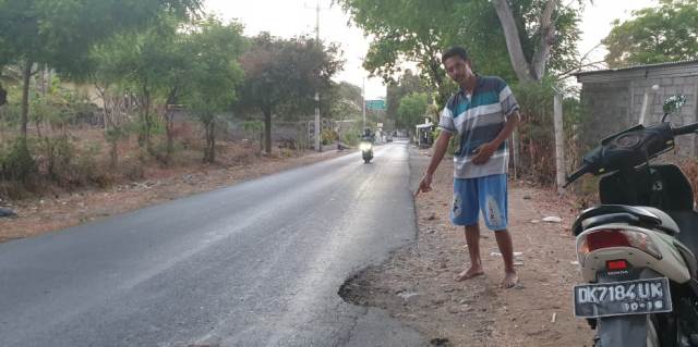 Jalan Berlubang, Jalur Giri Emas-Jagaraga Telan Korban Jiwa