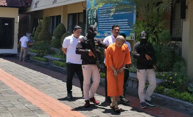 “Nyambi” Jadi Kurir Sabu, Sopir Taksi Ini Diringkus