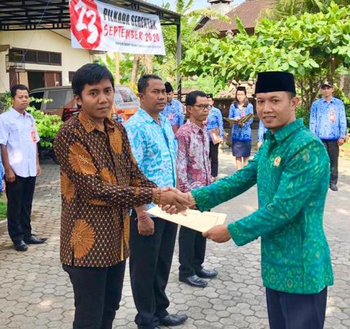 Hari Pahlawan, KPU Badung Berikan Penghargaan Kepada Badan Adhoc Pemilu 2019