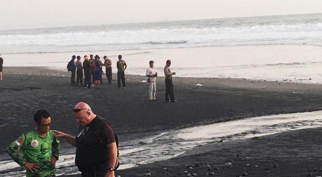 WN Prancis Hilang Terseret Ombak Pantai Pasut