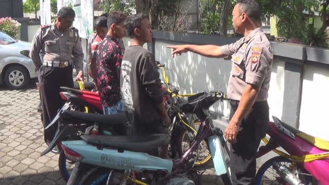 Bubarkan Balapan Liar di Baluk Rening, Polisi Amankan 7 Sepeda Motor dan 3 Pembalap