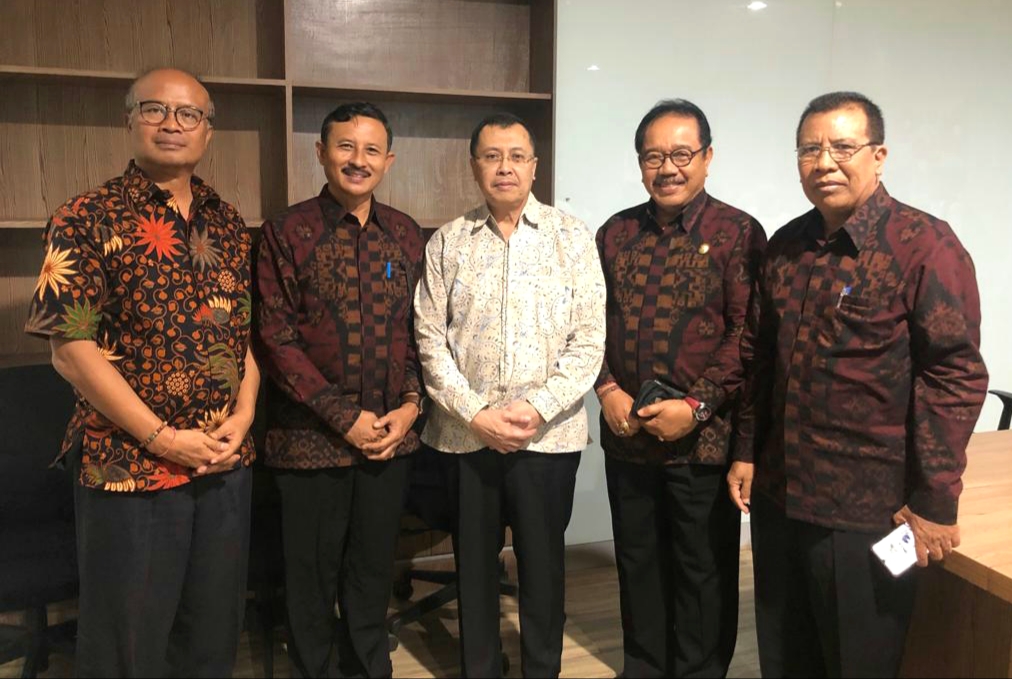 Arak Bali, Minuman Khas Bali Yang Akan Diatur Tata Kelolanya Melalui Pergub
