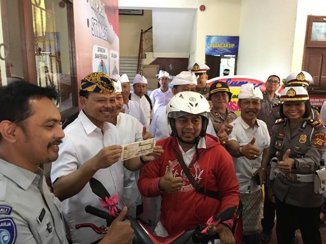 Launching Layanan Samsat Drive Thru Mudahkan Pembayar Pajak Kendaraan Bermotor