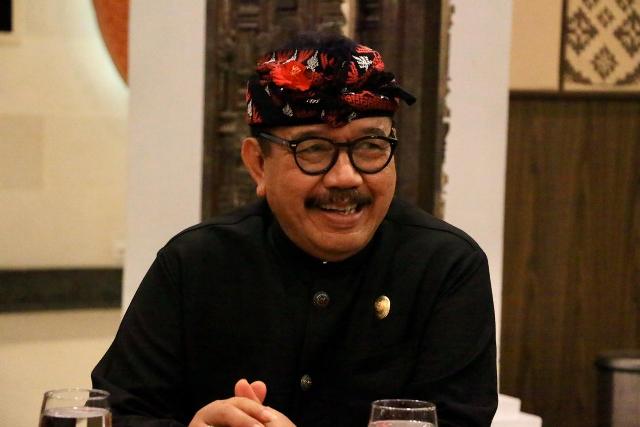 Hadiri Pertemuan Tahunan Industri Jasa Keuangan, Ini Harapan Wagub Cok Ace