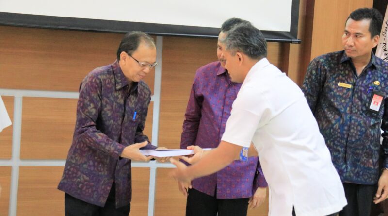 Sampaikan LPKD 2019, Gubernur Koster Optimis Kembali Raih WTP