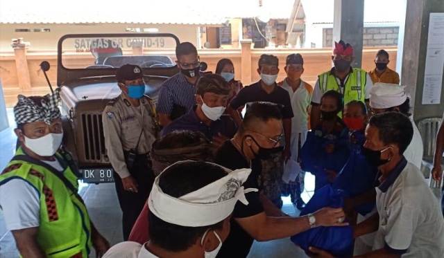 Ringankan Beban, Law Firm Togar Situmorang Beri Bantuan kepada Masyarakat