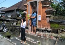 Cegah Penyebaran Corona, Pintu Masuk Pelakarangan Rumah Warga Patas Disediakan Disinfektan