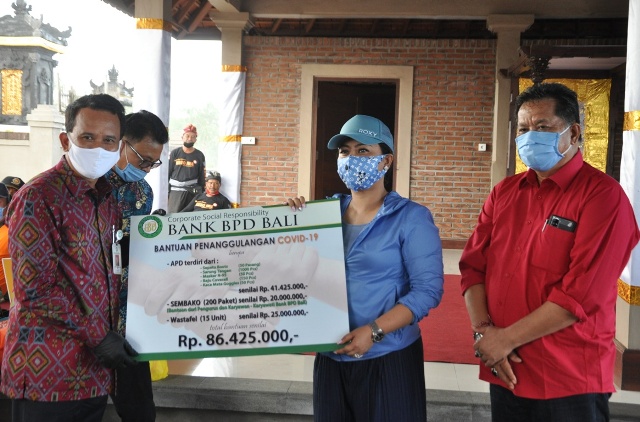 Bupati Eka Terima Berbagai Bantuan CSR dari Beberapa Bank BMPD dan Yayasan Ekalawya