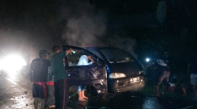 Korsleting, Zebra Pick Up Terbakar di Batungsel