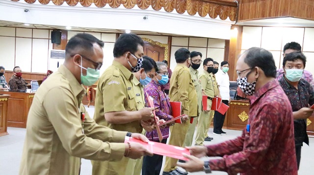 Gubernur Gelontorkan Rp 38,2 M Bantuan Pendidikan untuk Siswa/Mahasiswa Terdampak Covid-19