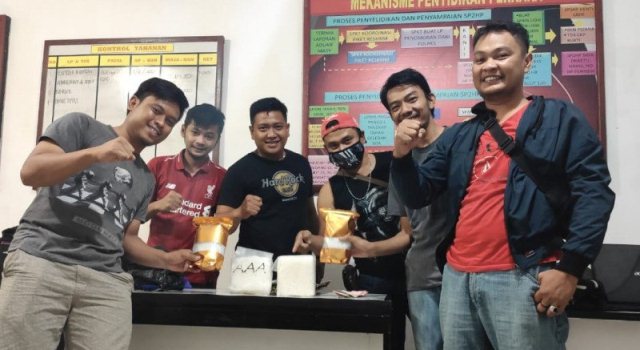Polsek Entikong Gagalkan Penyelundupan 2,9 Kg Sabu