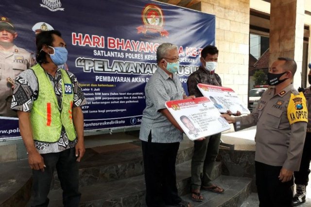 HUT ke-74 Bhayangkara Polresta Kediri Berikan SIM Gratis, Ini Syarat dan Ketentuannya