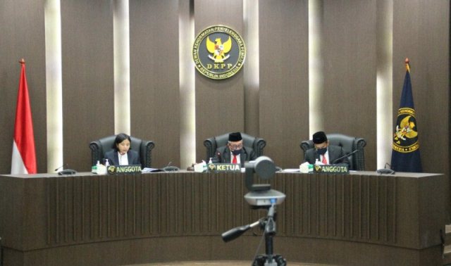 DKPP Berhentikan Tetap Dua Penyelenggara Pemilu