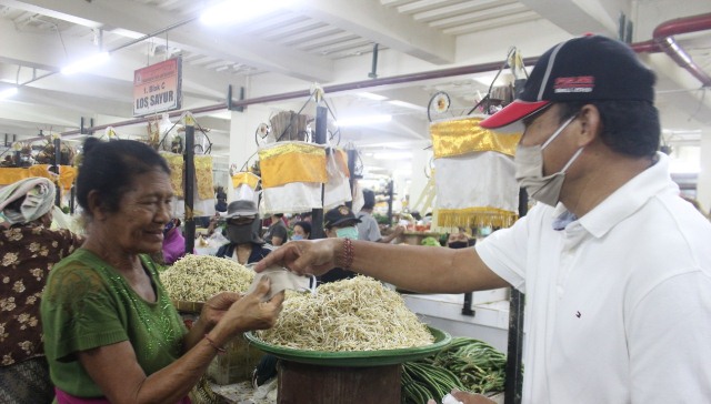 Tiga Pasar di Mengwi Kena Sidak Protokol Kesehatan 5 Tiga Pasar di Mengwi Kena Sidak Protokol Kesehatan Tiga Pasar di Mengwi Kena Sidak Protokol Kesehatan
