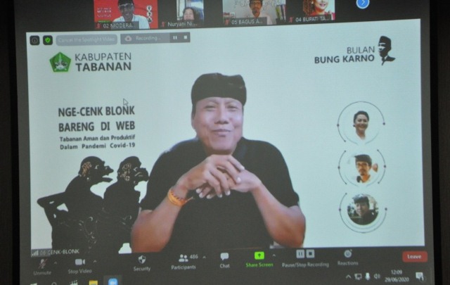 Nge-Ceng Blonk Bareng di Web