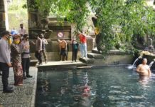 GTPP Gianyar Pantau Pengamanan Banyupinaruh di Tirta Empul