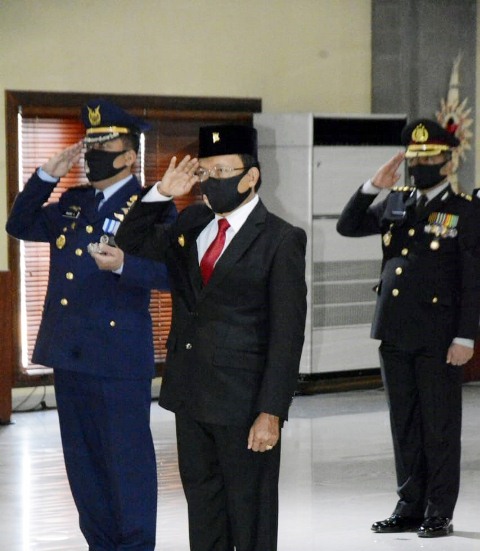 Gubernur Koster Hadiri Upacara Virtual Peringatan Hari Bhayangkara ke-74