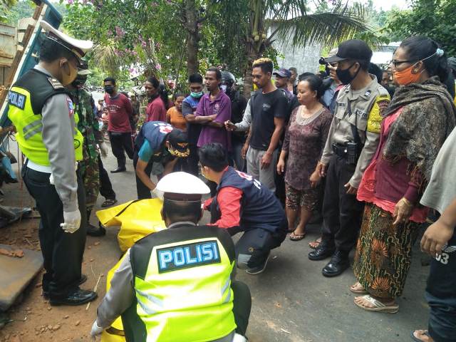 Hilang Kemudi Truk Tabrak Tebing di Busungbiu, Sopir dan Kernet Tewas Tergencet