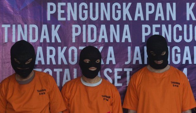 Polisi Tangkap Dua Kurir dan 1 Wanita Pengedar Sabu