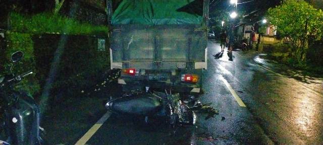 Kurang Hati-Hati, Pengendara Motor Tewas Tabrak Truk Parkir