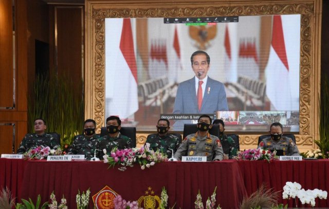 Presiden Joko Widodo Lantik Perwira TNI-Polri 2020 di Istana Negara