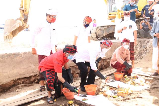 Gubernur Koster Rancang Pelabuhan Sampalan dan Bias Munjul Bermotif Ukiran Kuno Khas Nusa Penida