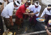 Gubernur Koster Letakan Batu Pertama Pembangunan Revitalisasi Pasar Gianyar