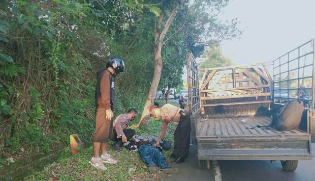 Ambil Haluan ke Kanan, Pemotor Tewas Dihantam Truk di Jalur Tengkorak