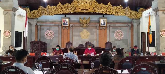 Bahas KUA PPAS 2021, Rapat Banggar DPRD Tabanan dengan TAPD