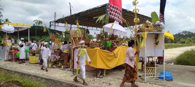 Gelar Upacara Ngerapuh, Mecaru, dan Melaspas di LC Sanggulan