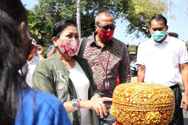 Ny Putri Koster Puji Kreativitas Perajin Bali di Masa Pandemi