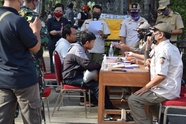 Operasi Gabungan Protokol Kesehatan di Buleleng, Jaring 17 Pelanggar Tanpa Masker