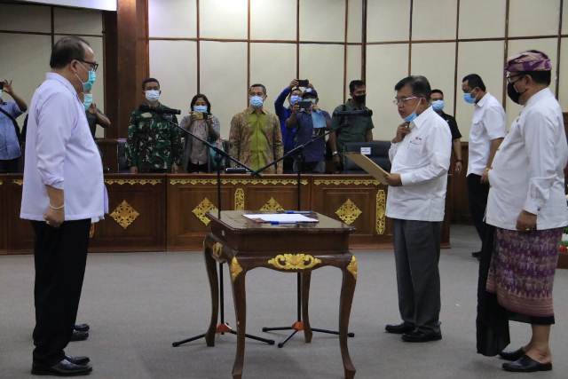 Jusuf Kalla Lantik Pengurus dan Dewan Kehormatan PMI Provinsi Bali