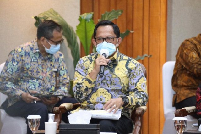 Mendagri Tito: Omnibus Law UU Cipta Kerja Permudah Izin Usaha di Daerah