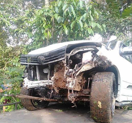 Mobil Terjun Bebas ke Jurang, Pengemudi Selamat dari Maut