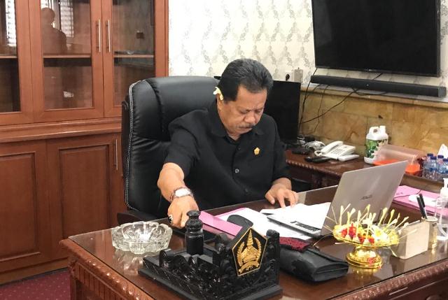 Rapat DPRD Bupati Eka Pidato Pengantar 6 Ranperda, RAPBD Tabanan 2021 Turun Ratusan Miliar