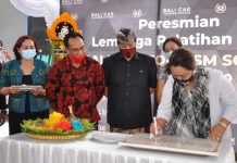 Bupati Eka Resmikan LPKS Bali Cak Tourism School