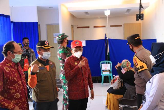 Gubernur Bali, Pangdam IX/Udayana & Kapolda Cek Kesiapan Pemeriksaan Rapid Test di Pelabuhan Gilimanuk