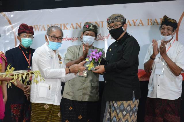 Wagub Cok Ace Hadiri Reuni Agung Istakari Bali