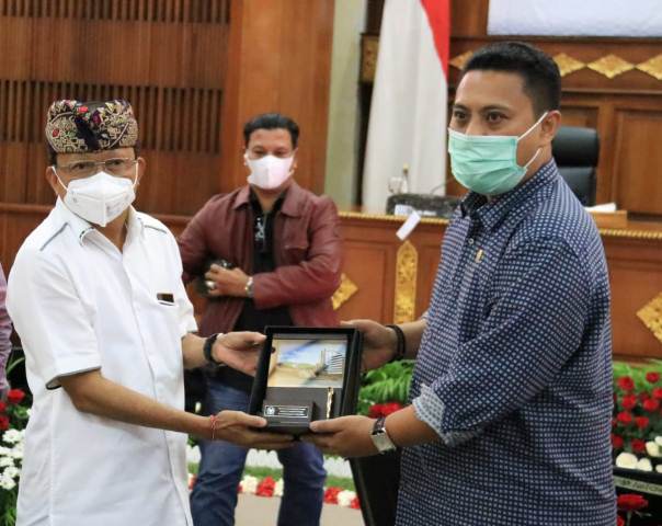 Gubernur Koster Dukung Pengembangan Pelabuhan Penyebrangan Padangbai