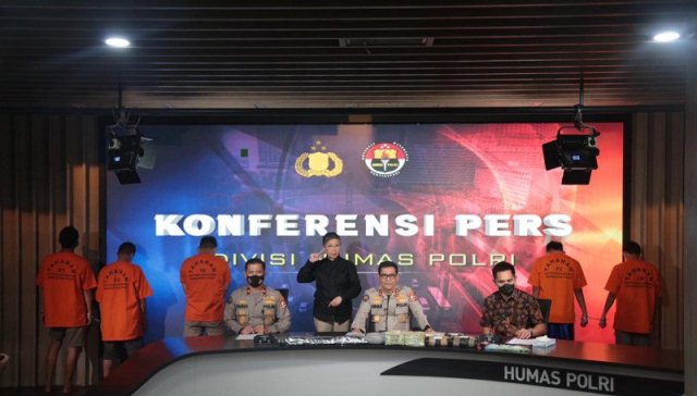 Polisi Sita 8,2 Kg Sabu dan 21 Ribu Butir Ekstasi asal Malaysia