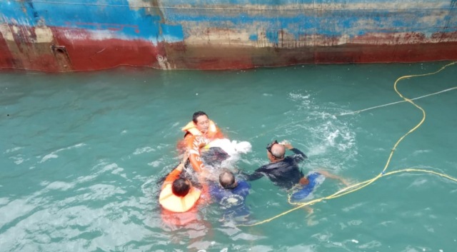 Tercebur Ke Laut, Buruh Bongkar Muat di Pelabuhan Celukan Bawang Tewas