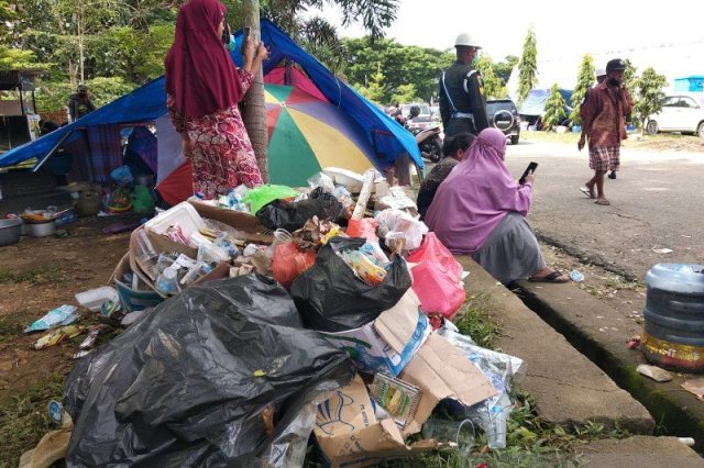 Pengungsi Korban Gempa Bumi di Mamuju Keluhkan Minimnya Air Bersih