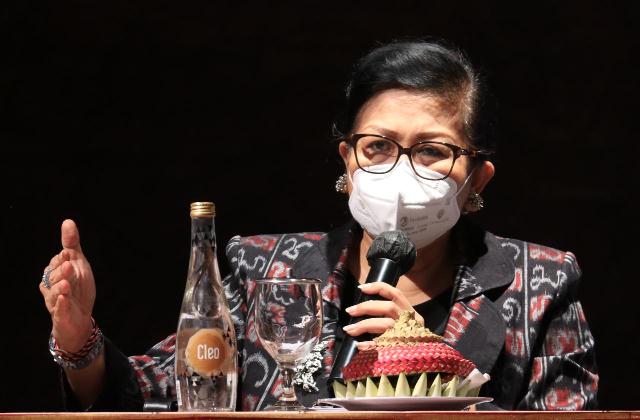 Putri Koster Ingatkan Peserta Pameran IKM Bali Bangkit Jaga Kualitas
