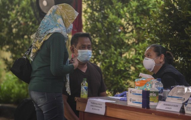 Jenazah Pramugara Sriwijaya Okky Bisma Diserahkan Kepada Keluarga