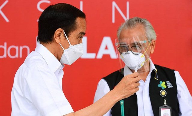 Presiden Jokowi Sebut Vaksinasi COVID-19 untuk Masyarakat Pertengahan Februari