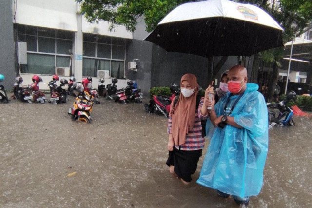 Kompleks Kantor Gubernur Jawa Tengah Terendam Banjir