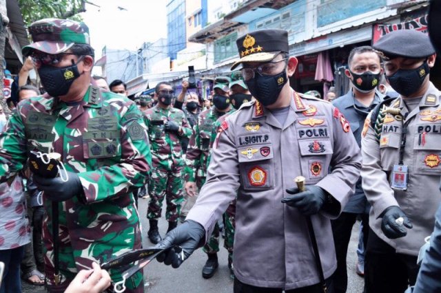 Panglima TNI dan Kapolri Pantau Protokol Kesehatan di Pasar Tanah Abang